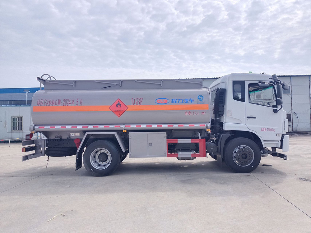 东风12方油罐车