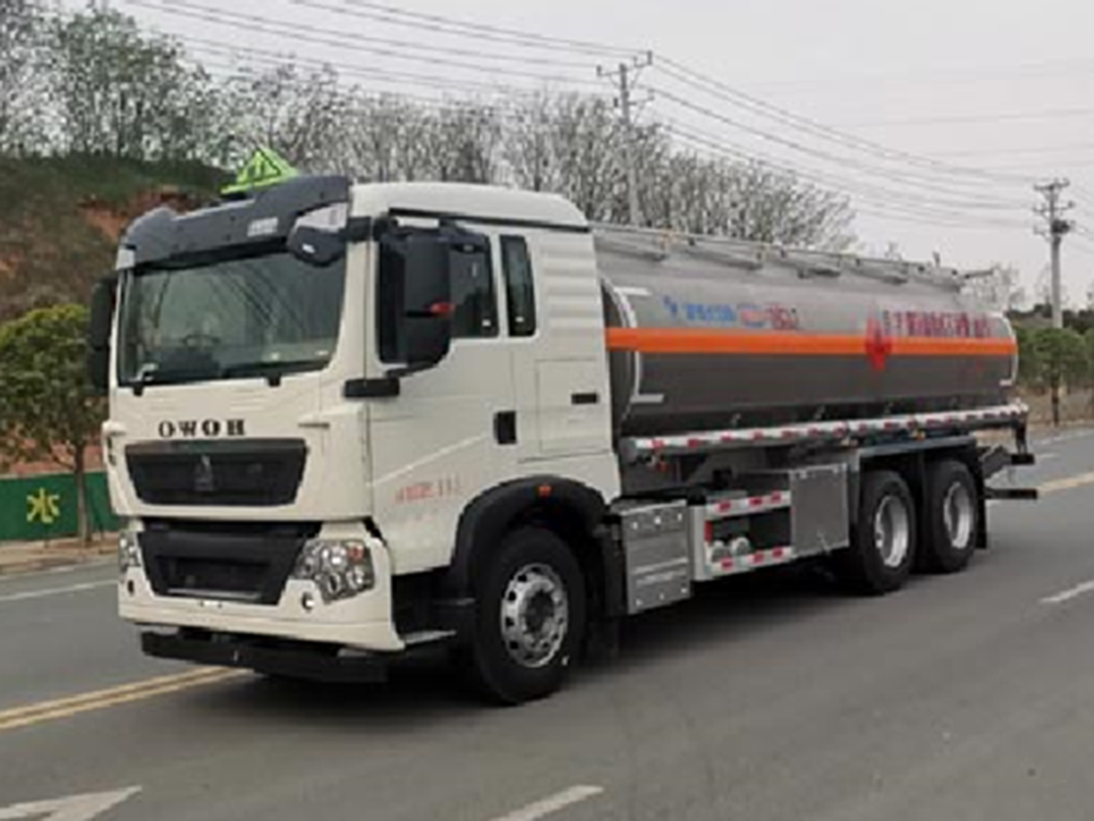 CL5260GYYLZ6型铝合金运油车19.9方